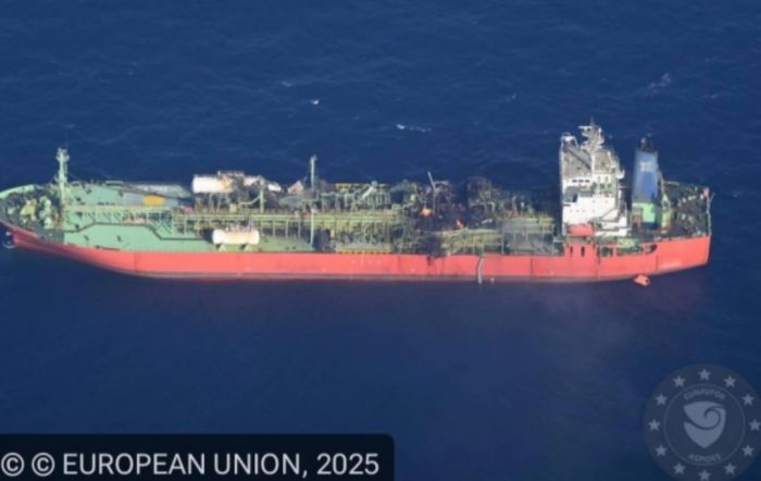 صور جديدة تكشف أضرارًا كبيرة لناقلة غاز في خليج عدن