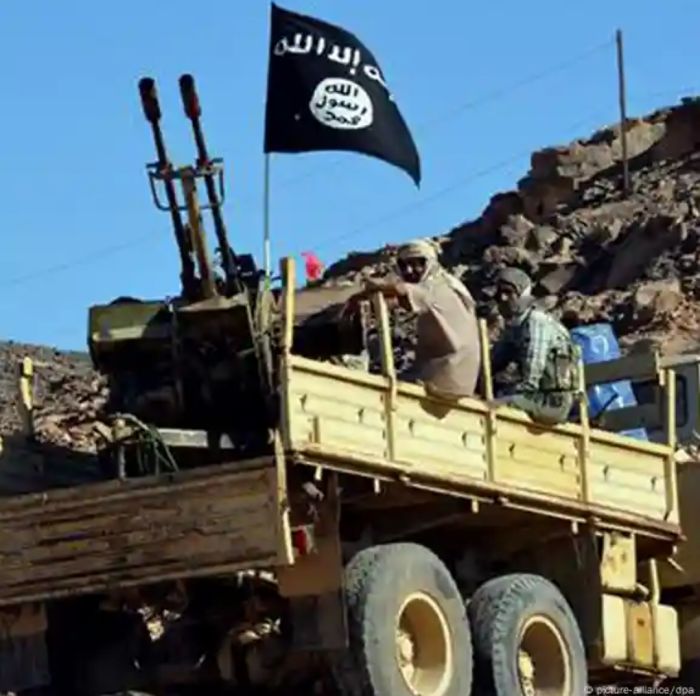  الحوثيون يضربون بذراع القاعدة في أبين.. مرحلة ما بعد غزة عنوانها "إرهاب"