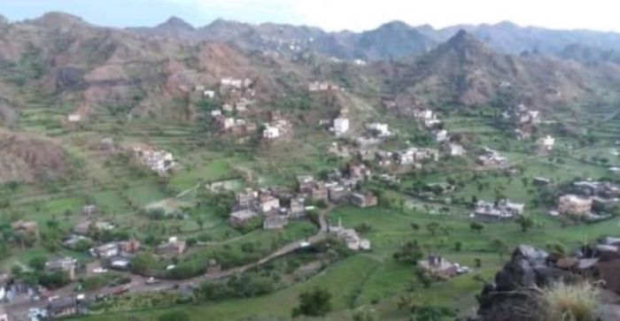  مقبنة.. فقراء قرية المعراسة يشكون استبعادهم من قوائم المساعدات الإنسانية