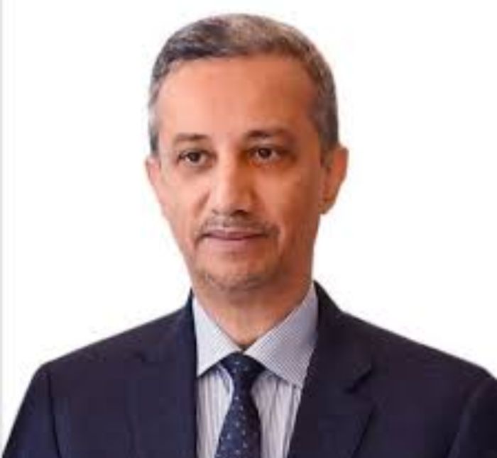  شوقي هائل يطالب بوقف الجبايات في الطرق المؤدية إلى تعز