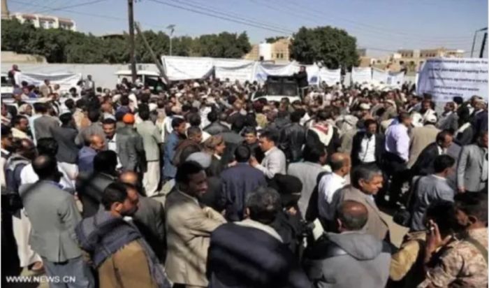  صنعاء.. وقفة احتجاجية تنديدًا بمقتل شاب تحت التعذيب على يد مليشيا الحوثي