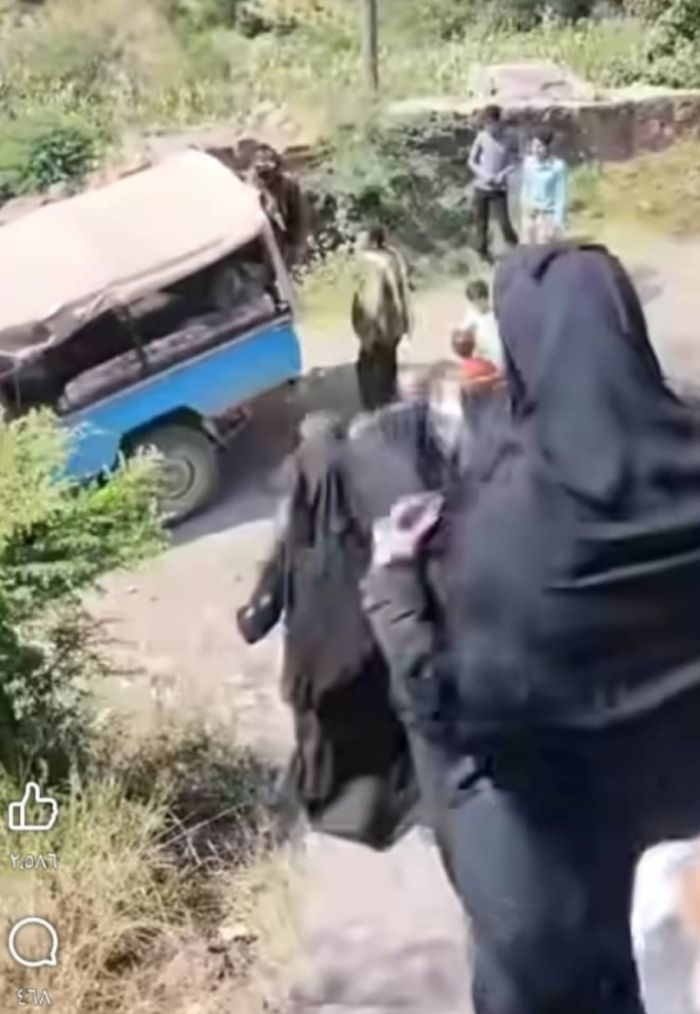  احتجاجات نسائية في إب رفضاً لكسارة حوثية تهدد البيئة والصحة