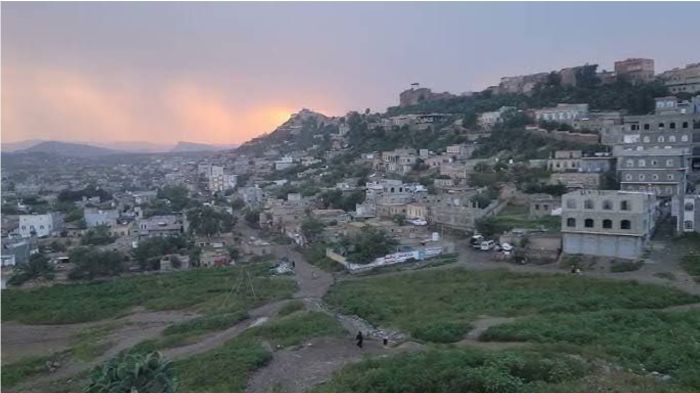  اشتباكات حوثية دامية على إيرادات سوق“الثلوث” في القاعدة