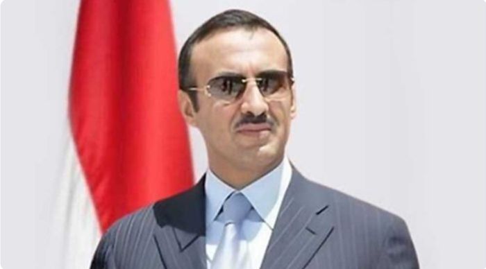 أحمد علي عبدالله صالح يُعزّي البرلماني سنان العجي