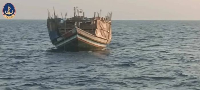 يُرجح ارتباطها بعصابة الحوثي :  خفر السواحل اليمني يضبط سفينتين محملتين بمعدات اتصالات متقدمة
