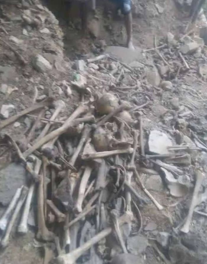  عصابة حوثية تنبش مقبرة أثرية عمرها مئات السنين في جبال ذمار