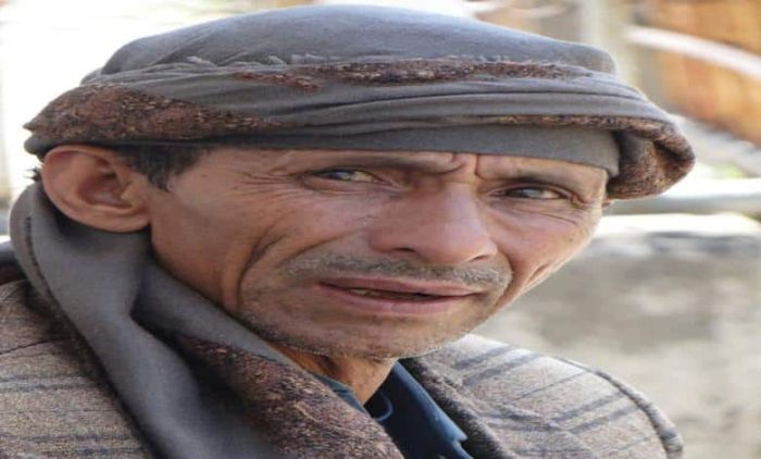 العثور على حارس ملعب في إب مقتولًا داخل غرفته بعد أيام من اختفائه