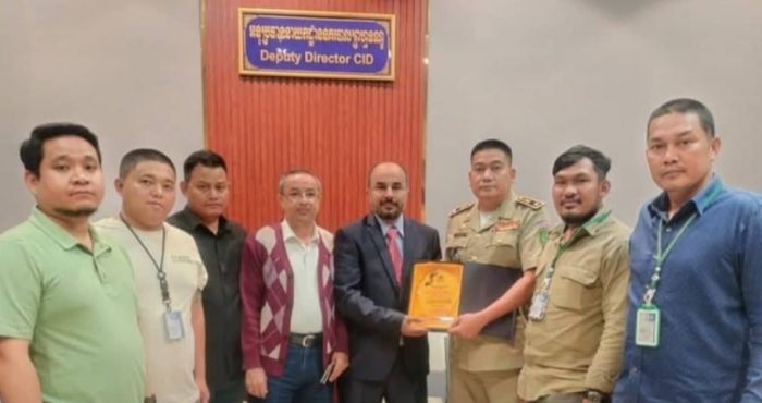  كمبوديا تحرّر يمنيين بعد عشرة أشهر من الاختطاف