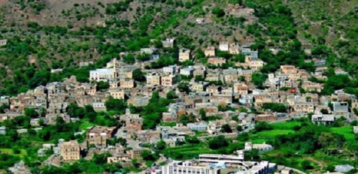  شيخ قبلي في إب يتهم قيادياً حوثياً بدفن جثتين مجهولتين سراً