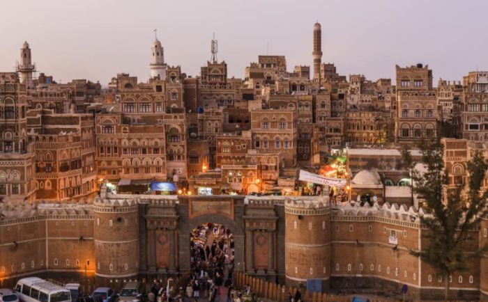  احتجاجاً على جبايات الحوثي المضاعفة .. تجّار سوق باب السلام بصنعاء يواصلون إغلاق محلاتهم لليوم الثالث على التوالي