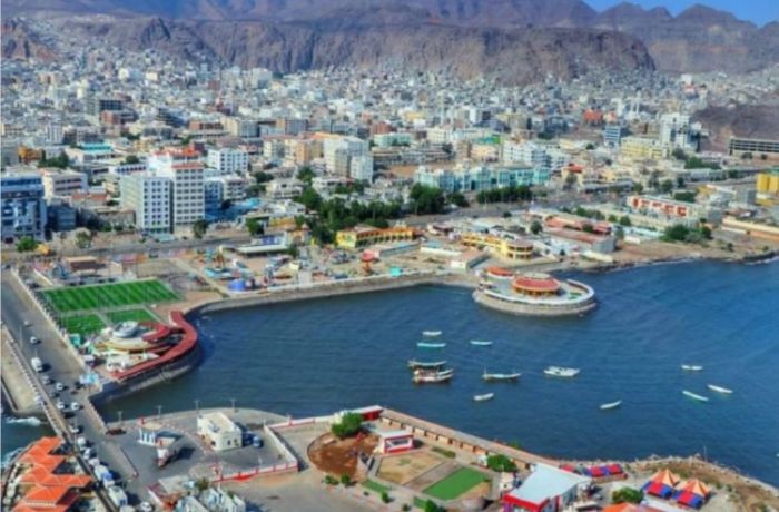  مظاهرة في عدن تطالب بصرف مستحقات الجرحى وتحسين أوضاع أسر الشهداء