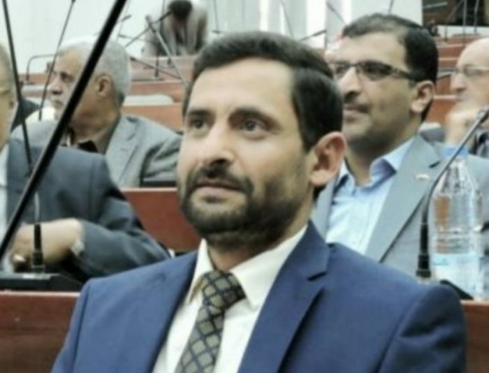  نائب برلماني موالٍ للحوثيين يوجّه أعنف هجوم ضد نجل مؤسس الجماعة ويحذّره من تنفيذ الإعدامات