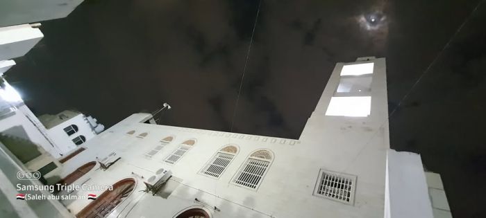 إغلاق مسجد الشوكاني بعدن مؤقتًا بسبب خلاف على تعيين إمام جديد