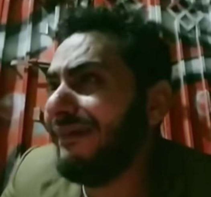  شاب يظهر في شوارع صنعاء يبكي من البرد بعد عجزه عن شراء بطانية