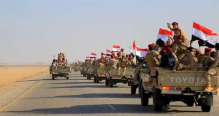  القوات الحكومية تتصدى لهجوم حوثي واسع شمال غرب تعز