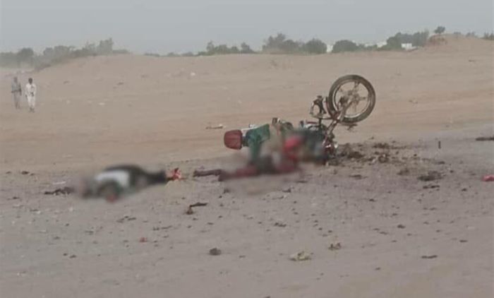 طائرة مسيرة تقصف دراجة نارية في مأرب