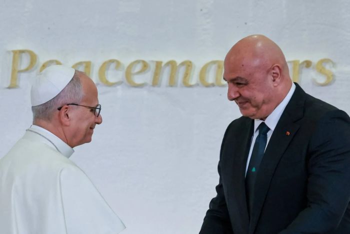 البابا ليو الرابع عشر يدعو اللبنانيين إلى «شجاعة البقاء» ويشدد على المصالحة