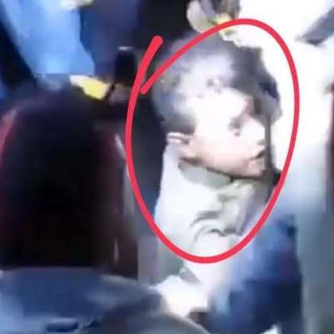 اعتداء وحشي على طفل في سوق قات بإب يفضح الانفلات الأمني في مناطق الحوثيين ويشعل موجة غضب واسعة