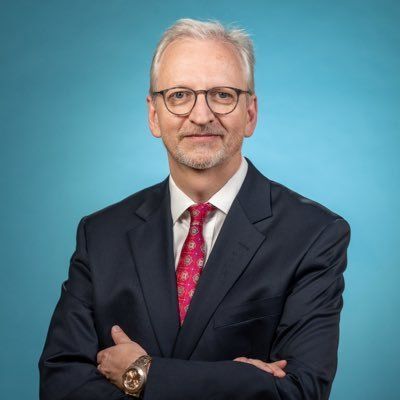 السفير الألماني يؤكد دعم برلين للقيادة اليمنية وجهود خفض التوتر في حضرموت والمهرة