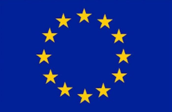  الاتحاد الأوروبي يدعو للحوار ويؤكد دعمه للشرعية اليمنية وسط تطورات حضرموت والمهرة