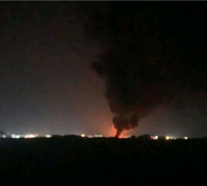  اندلاع حريق في مطار عتق بشبوة