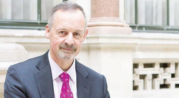 اكد بدء تحرك الغرب ضد الجماعة.. دبلوماسي بريطاني: اليمن من اوائل الدول التي اكتوت بارهاب الاخوان