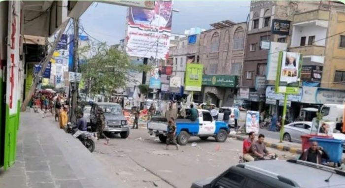 تعز تشهد تصعيداً أمنيًا: منع صلاة الجمعة وفض تظاهرة ساحة العدالة بالقوة