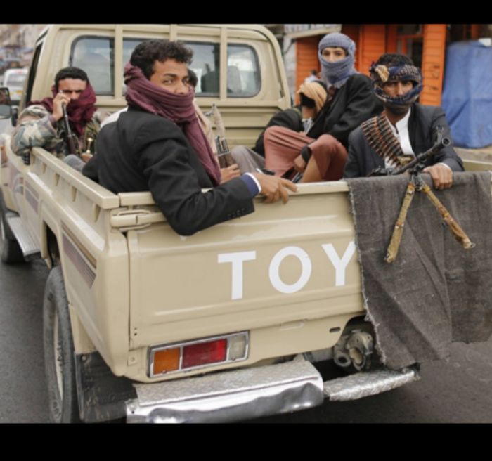  مليشيا الحوثي تطوق حيًا سكنيًا في صنعاء وتختطف عدداً من السكان