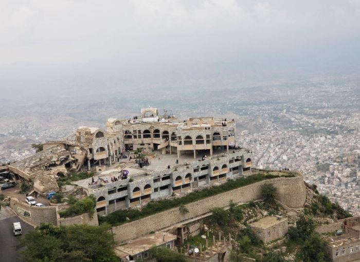  تعسفات نيابة الصناعة والتجارة بتعز تثير سخطًا واسعًا في أوساط التجار