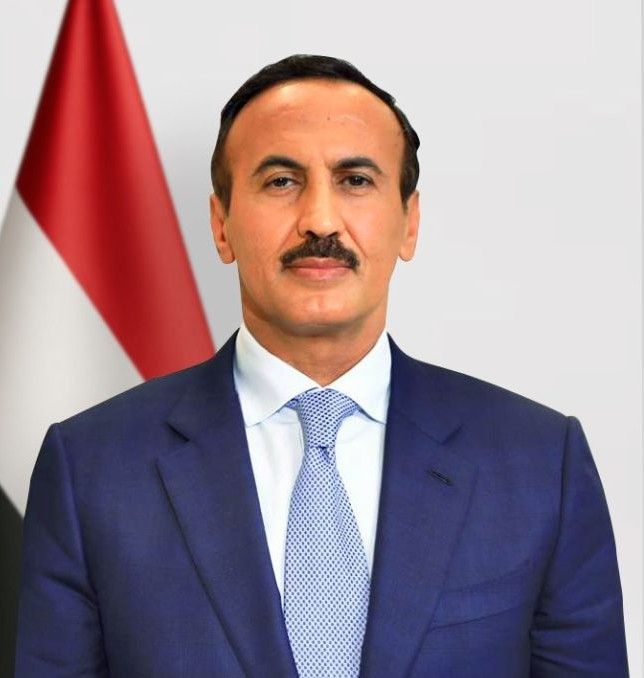 أحمد علي عبدالله صالح يُعزّي في وفاة الدكتور أحمد عمر بامشموس