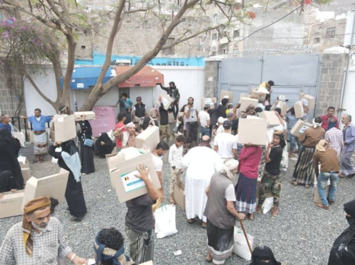  فساد توزيع المساعدات الإغاثية في تعز وتفضيل المقربين