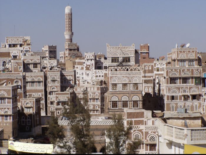  شابة تنتحر في صنعاء ومليشيا الحوثي تختطف أسرتها