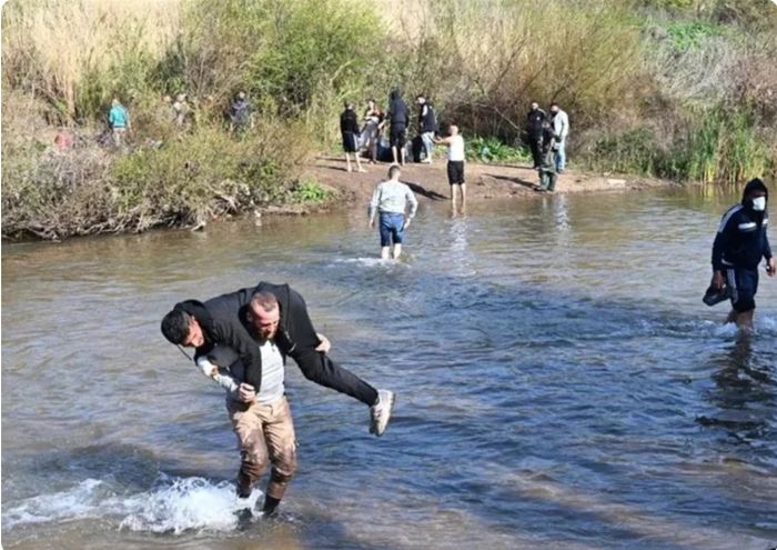 مصرع خمسة أشخاص غرقاً خلال محاولة عبور غير شرعية بين سوريا ولبنان
