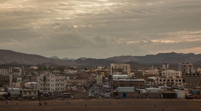  مسلح يفتح النار على الأطفال أثناء لعبهم في مأرب