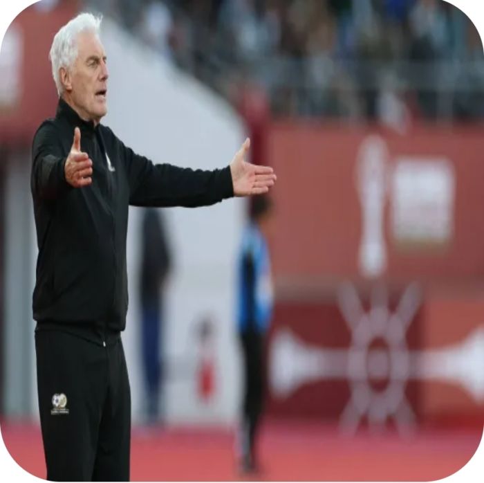 مدرب جنوب أفريقيا يحذر لاعبيه من الأخطاء الدفاعية