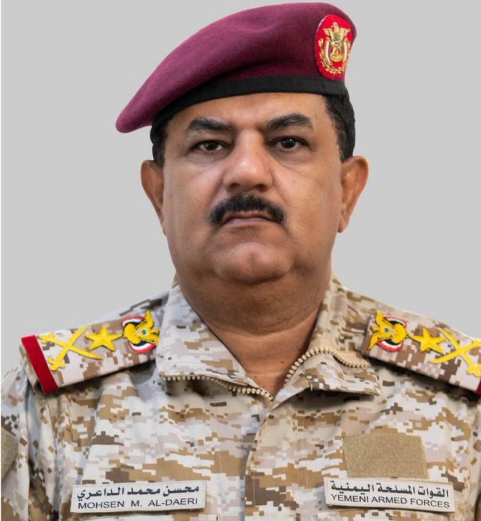  وزير الدفاع يحذّر من تداعيات أحداث حضرموت والمهرة على المعركة الوطنية ضد الحوثيين والإرهاب
