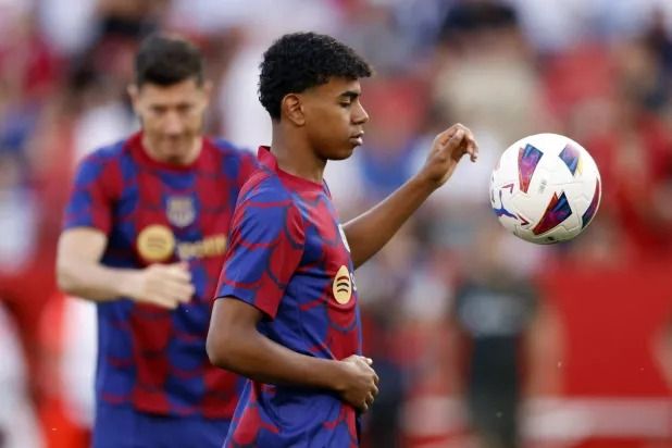 غياب جمال يقلق برشلونة قبل ديربي كتالونيا أمام إسبانيول