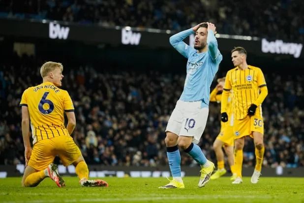 الدوري الإنجليزي: مانشستر سيتي يواصل نزيف النقاط... وتشيلسي يترنح