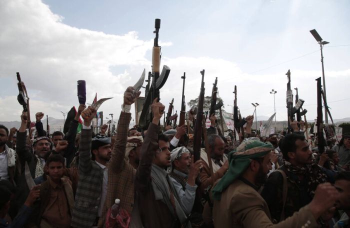 الحديدة: الحوثيون يستهدفون قرى الزرانيق ويحاصرون السكان ويمنعون إسعاف الجرحى