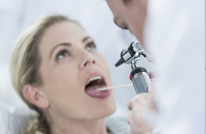 الذكاء الاصطناعي يكتشف السكري وسرطان المعدة من لسانك فقط