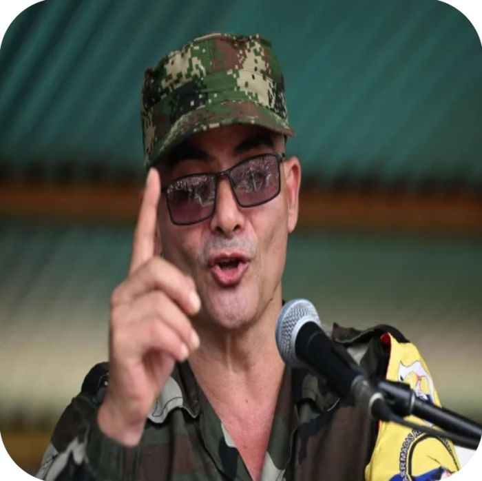 زعيم مجموعة متمردة كولومبية يدعو مقاتليه للاجتماع لبحث التهديد الأميركي