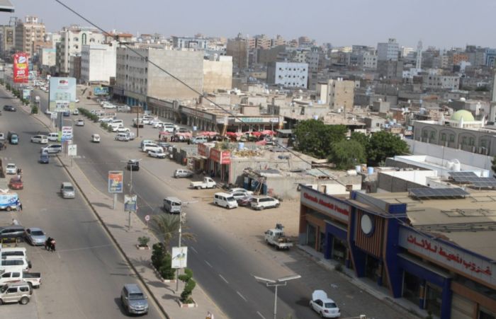  عدن تعيش حظر التجوال.. عمليات سرية وانتشار مُقيَّد وتوصيف رسمي