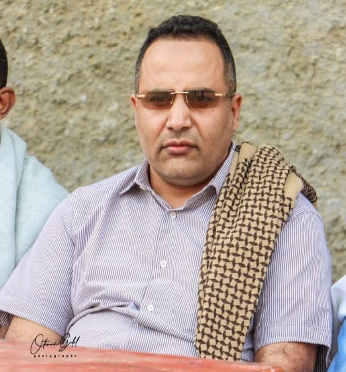  عدن .. نقطة أمنية تعترض سيارة وكيل وزارة الإدارة المحلية وتخضعه لاستجواب  