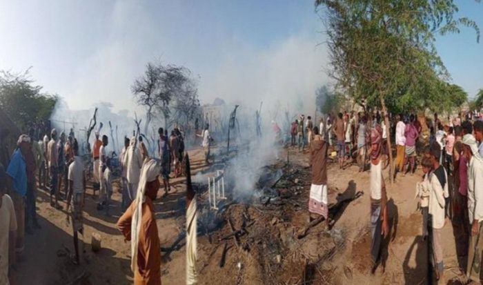  الحديدة.. النيران تلتهم سبعة منازل في القناوص وإطفاء الحوثي يرفض إخماد الحريق