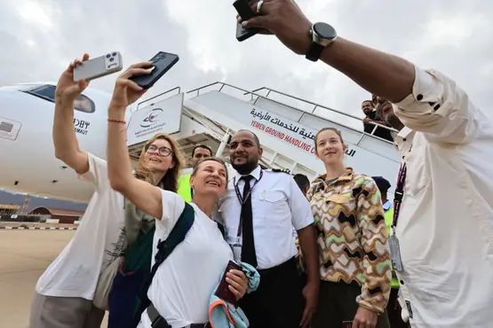 اليمن ينجح في تأمين عودة مئات السياح العالقين من جزيرة سقطرى