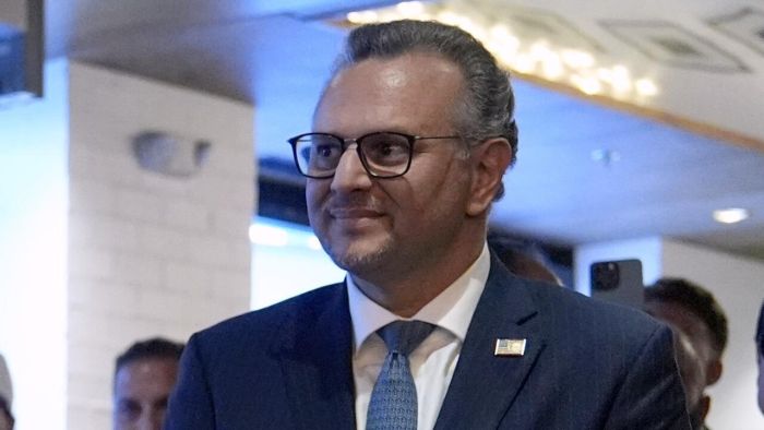 مستشار ترامب: واشنطن والسعودية والإمارات تتفق على مواجهة الحوثيين والإرهاب في اليمن