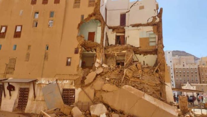  انهيار منزل تاريخي في شبام حضرموت يدق ناقوس الخطر على تراث المدينة