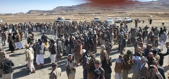 مليشيا الحوثي تماطل في دم حليفها.. قبائل بني مطر تشهر السلاح بوجه الظلم وتطالب بالقصاص