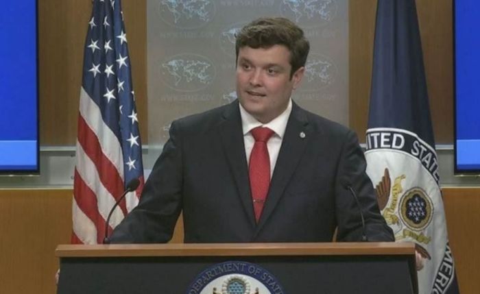  الخارجية الأميركية: سنواصل استهداف شبكات تمويل الحوثيين وحرمانهم من الموارد المالية