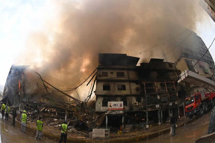 ارتفاع حصيلة ضحايا حريق مركز تجاري في كراتشي إلى 11 قتيلاً وعشرات المفقودين